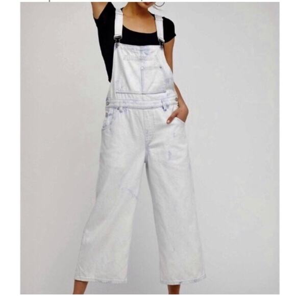 Free People We The Free Denim Crop Overalls Women’s Sz 27 Small - Picture 1 of 12